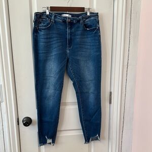KanCan Blue Ankle Cropped Jeans with Frayed Hem size 32 women’s dark wash